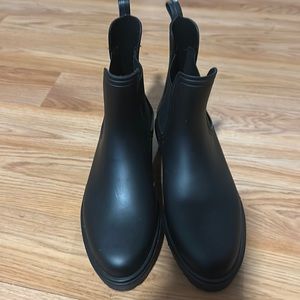 Black Boots Woman size 7